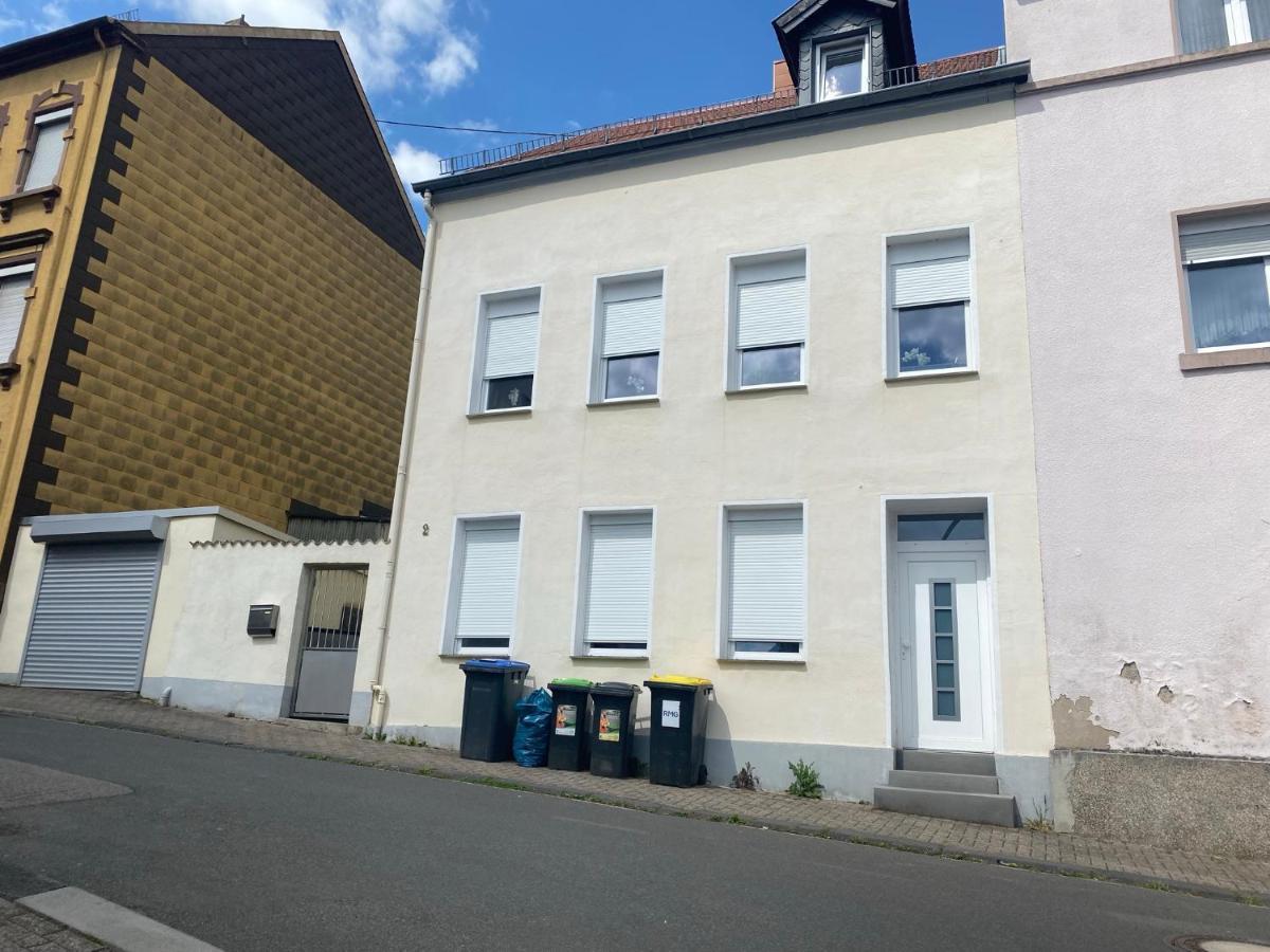 Apartments Lissy I Und II Нойнкирхен Екстериор снимка